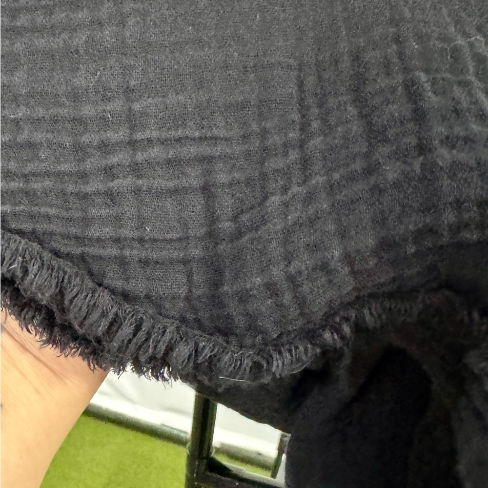 Black Short-Sleeve Button-Up Shirt - Picture 6 of 6